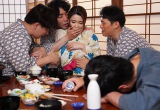 Vợ dâm vụng trộm với các gã đàn ông lạ